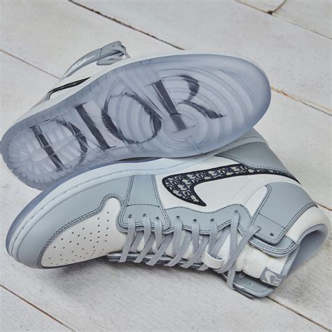 how many nike dior were made